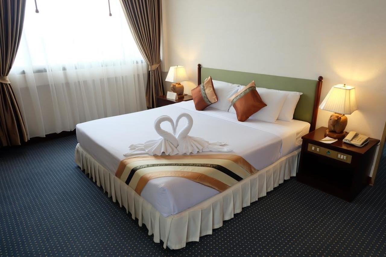 Tarin Hotel Чиангмай Екстериор снимка