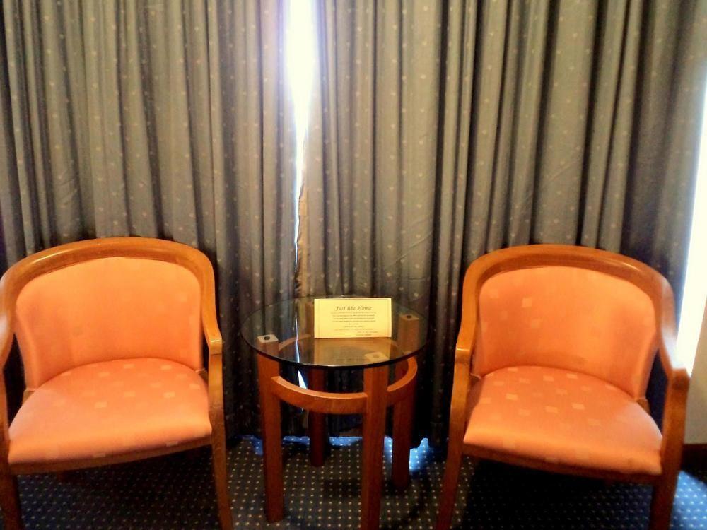 Tarin Hotel Чиангмай Екстериор снимка