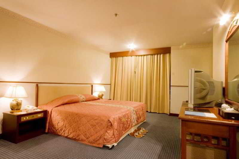 Tarin Hotel Чиангмай Екстериор снимка