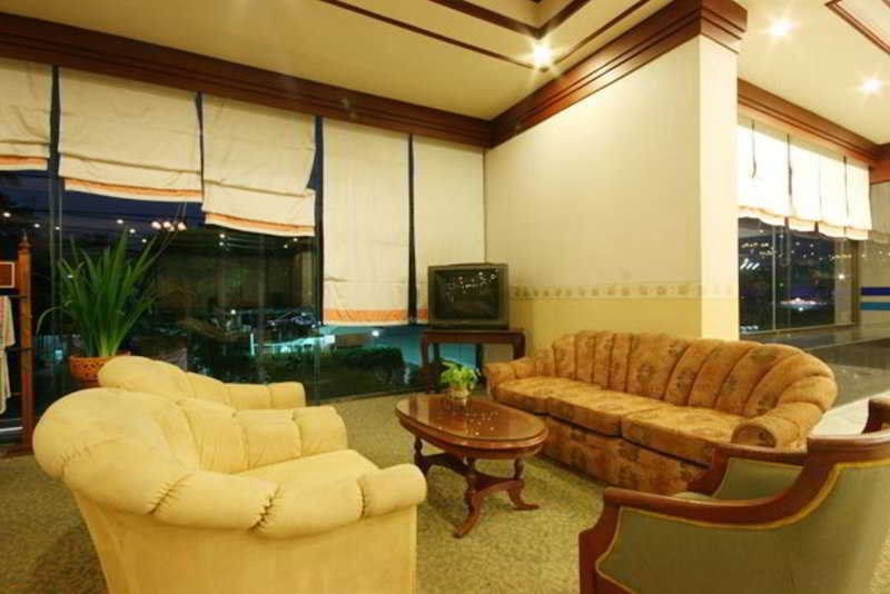 Tarin Hotel Чиангмай Екстериор снимка