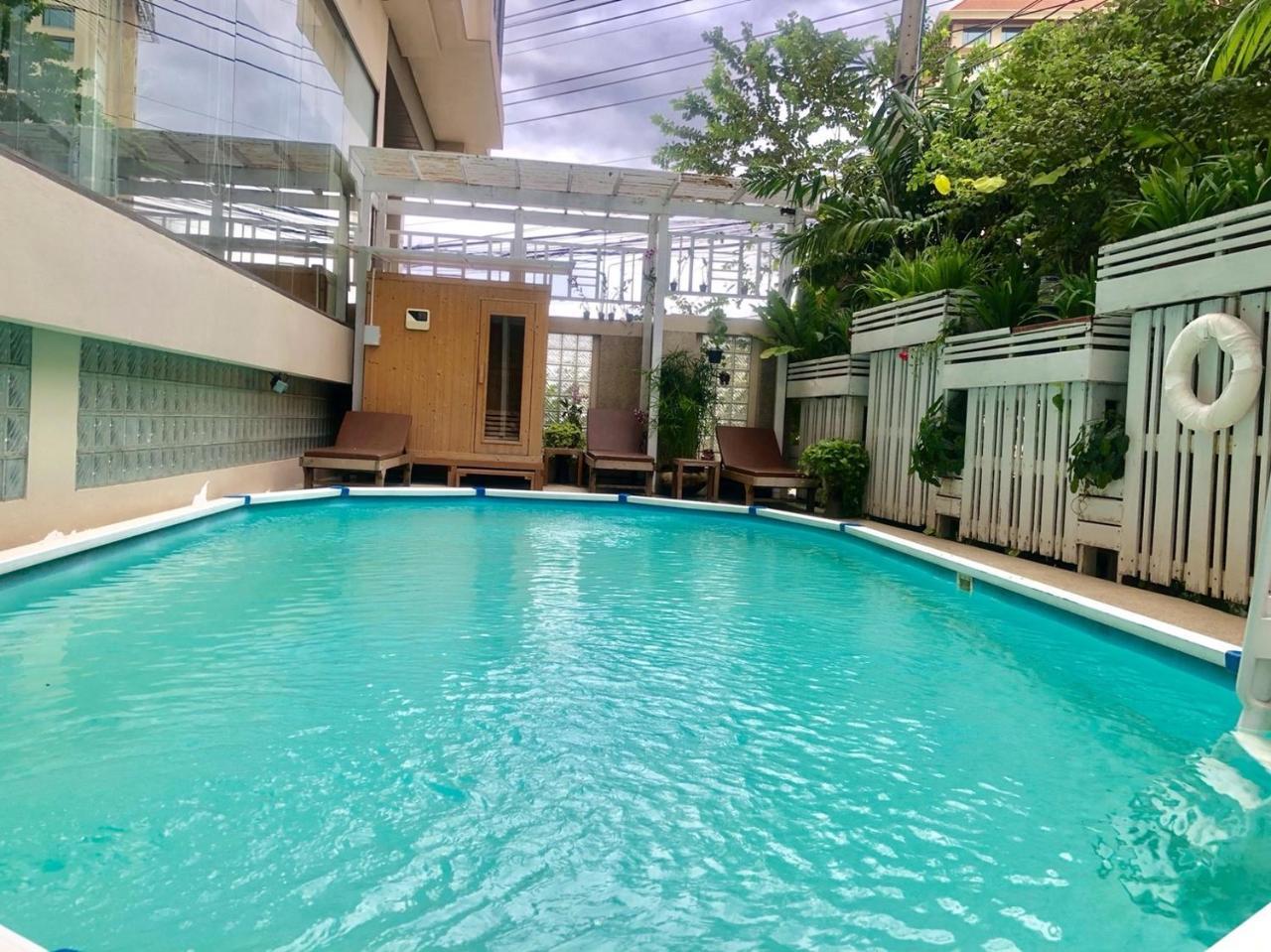 Tarin Hotel Чиангмай Екстериор снимка